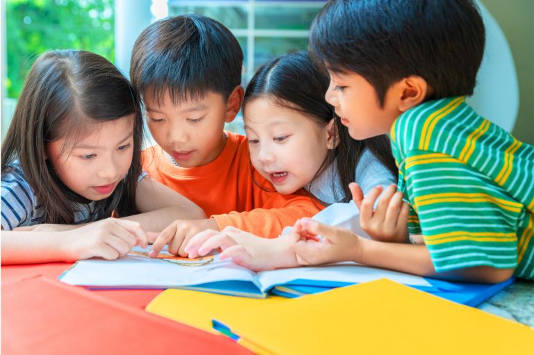 Menumbuhkan Kecintaan Membaca Anak
