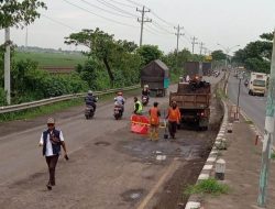 Jalur Pantura di Brebes Berlubang, Sering Terjadi Kecelakaan