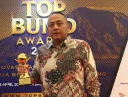 Walikota Tegal Dedy Yon Terima Penghargaan Top Pembina BUMD